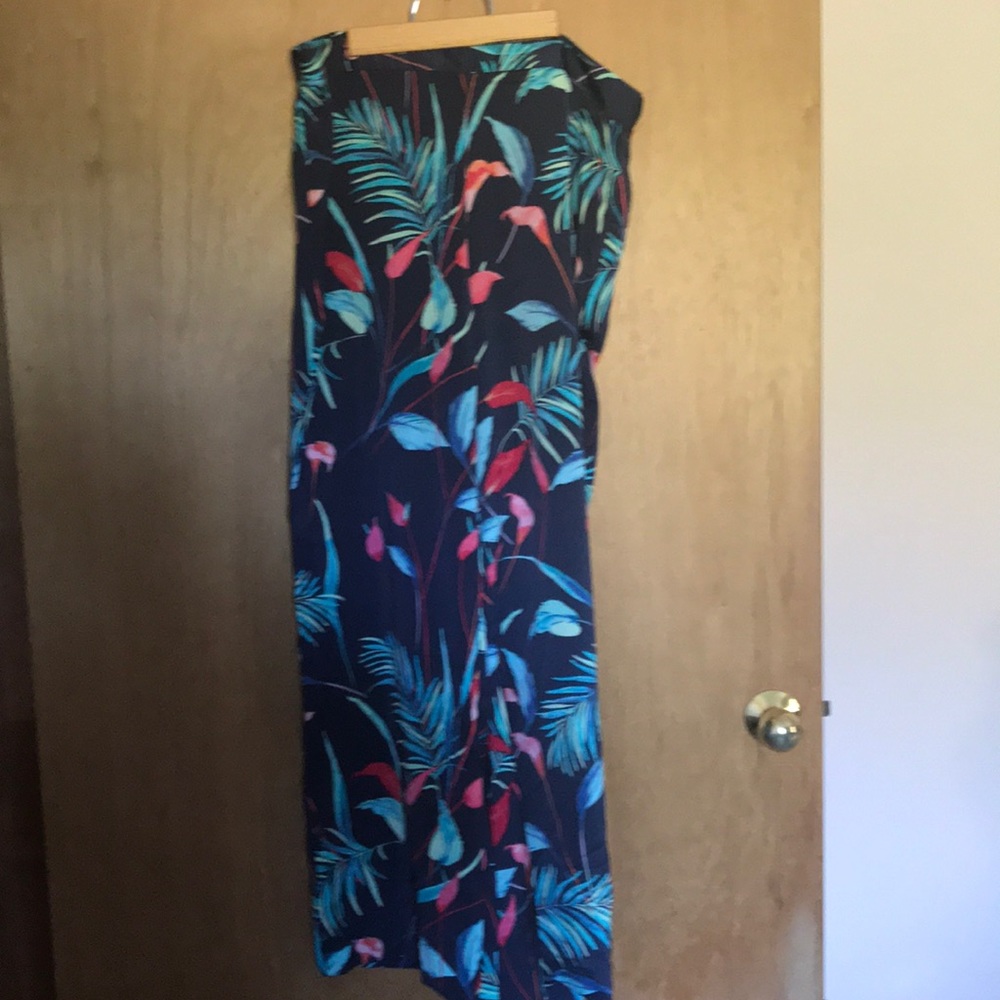 Wide leg pant side zipper and clasp soft material